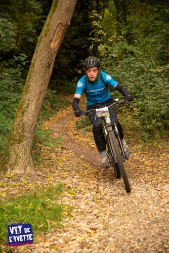 DE-LYVETTE-A-LORGE-25-693