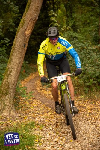 DE-LYVETTE-A-LORGE-25-695