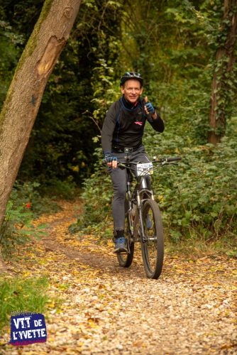 DE-LYVETTE-A-LORGE-25-698