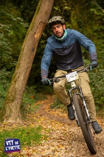 DE-LYVETTE-A-LORGE-25-704