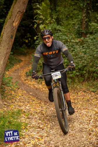 DE-LYVETTE-A-LORGE-25-712