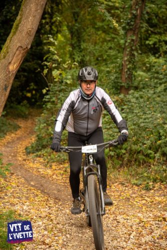 DE-LYVETTE-A-LORGE-25-716